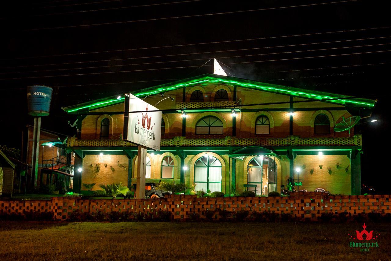 Hotel Blumenpark Rio Negro  Eksteriør billede
